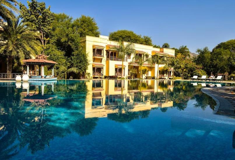 The Royal Retreat & 5* Udaipur