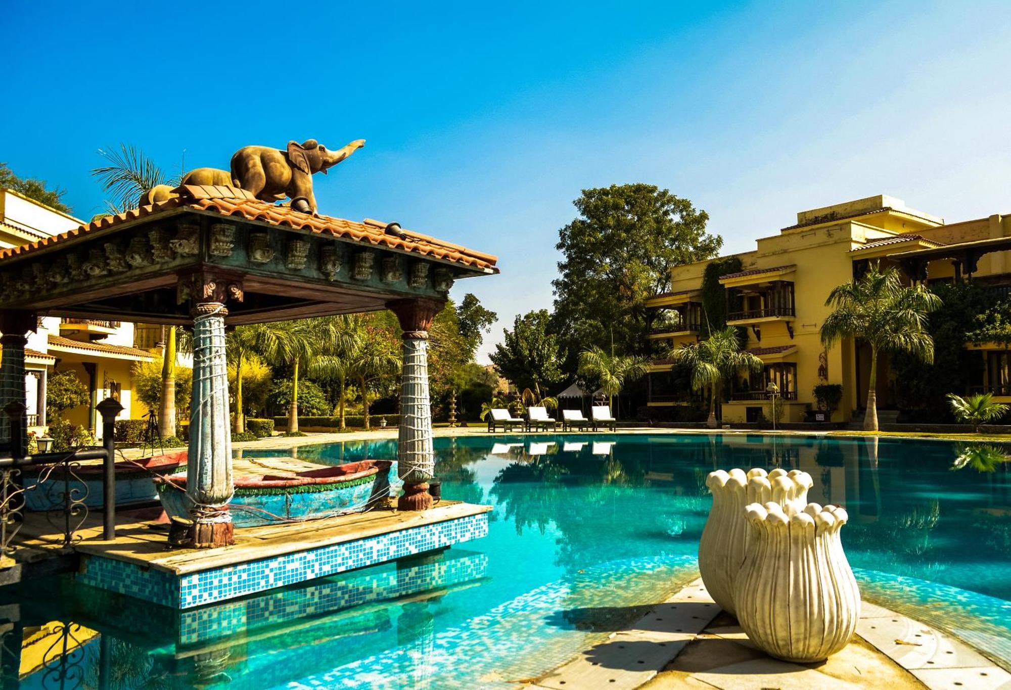 The Royal Retreat & Hotel