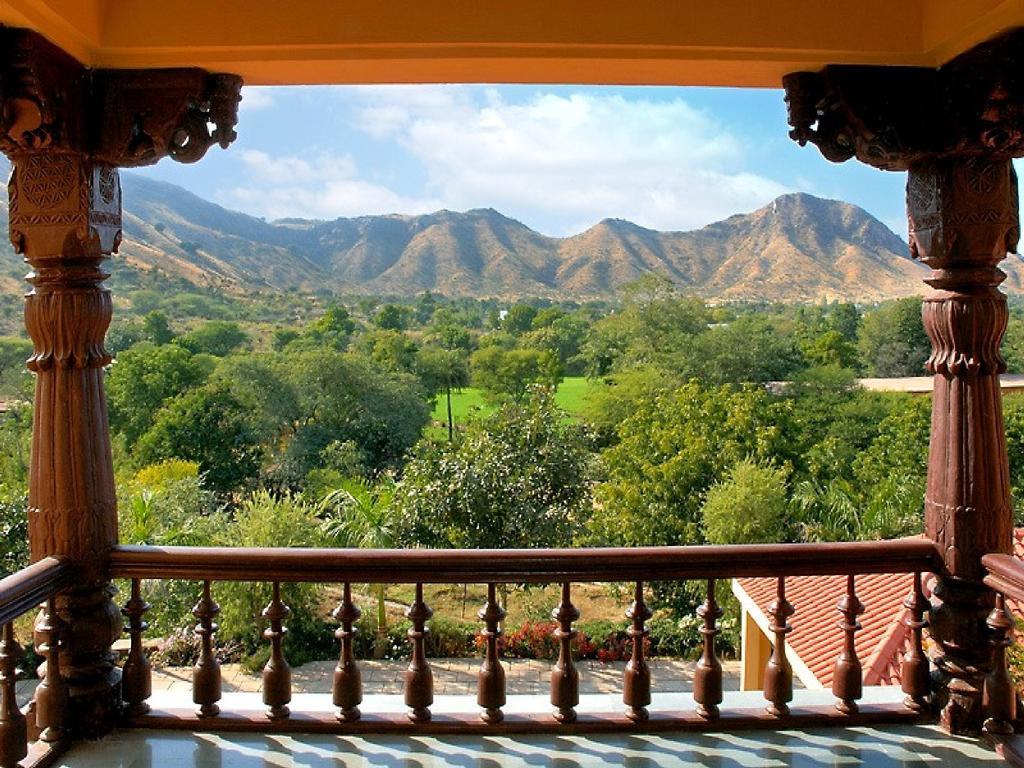 The Royal Retreat & Hotel
