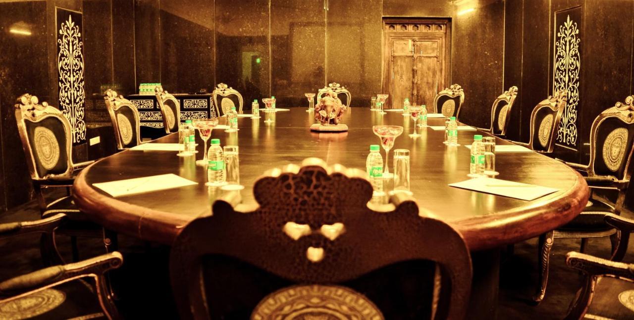 The Royal Retreat & 5* Udaipur